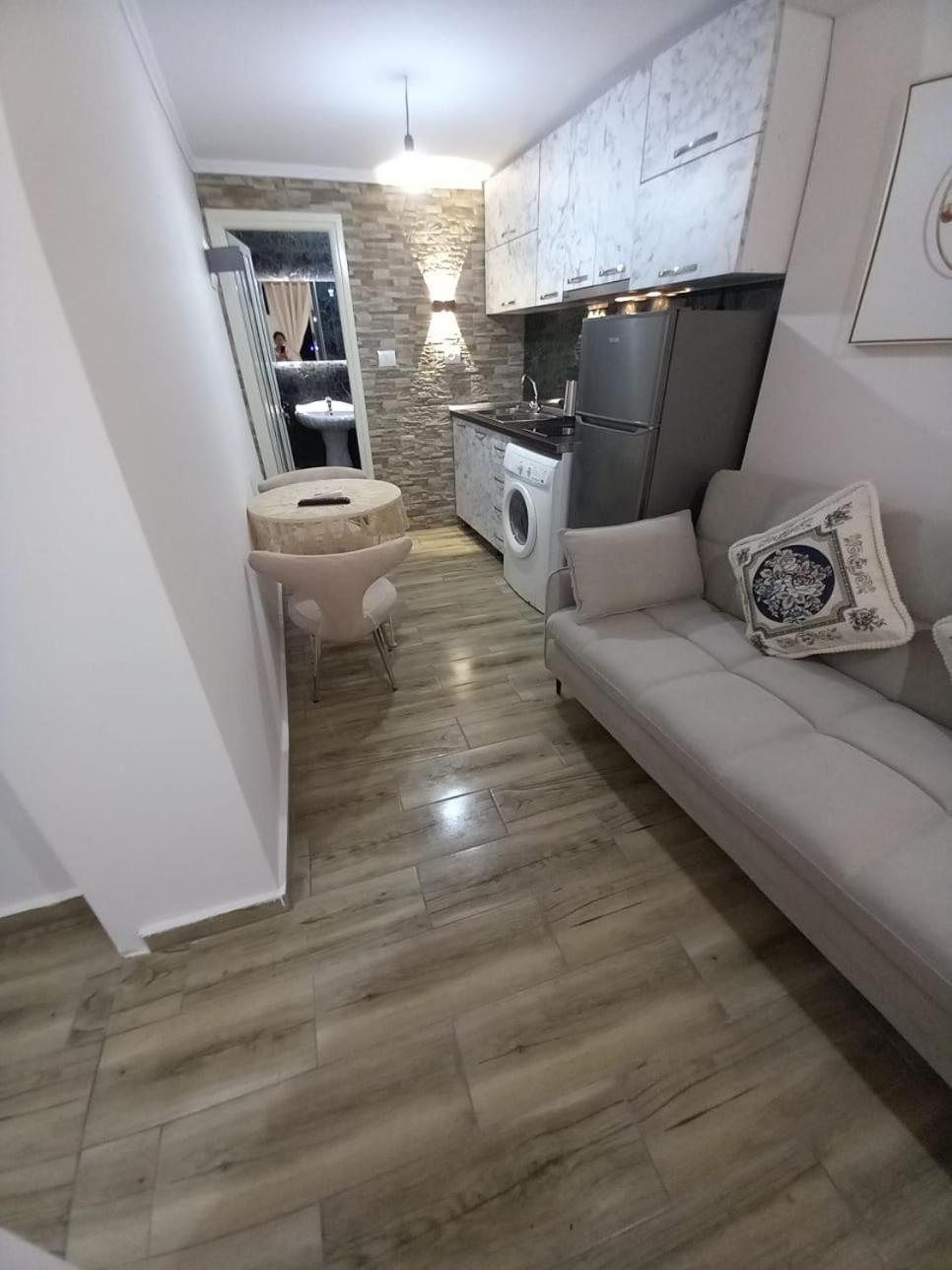 Villa Heljos Apartaments Vlorë 部屋 写真