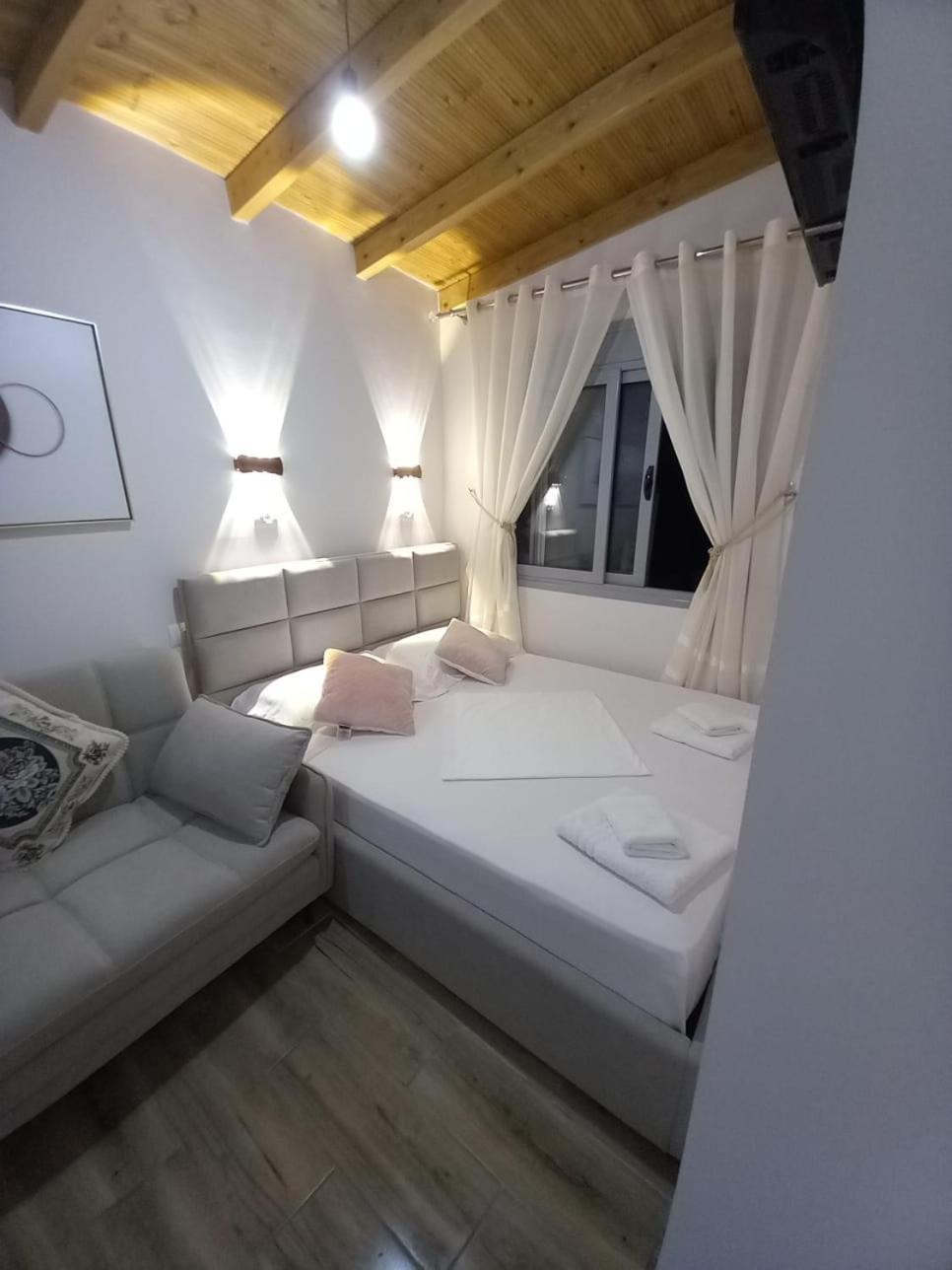 Villa Heljos Apartaments Vlorë エクステリア 写真