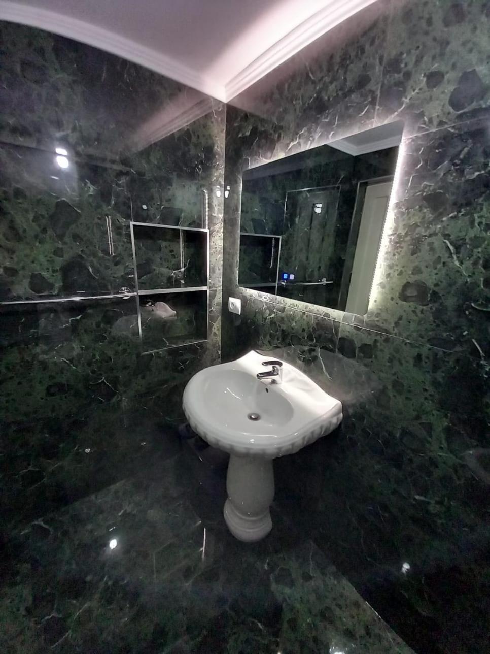 Villa Heljos Apartaments Vlorë 部屋 写真
