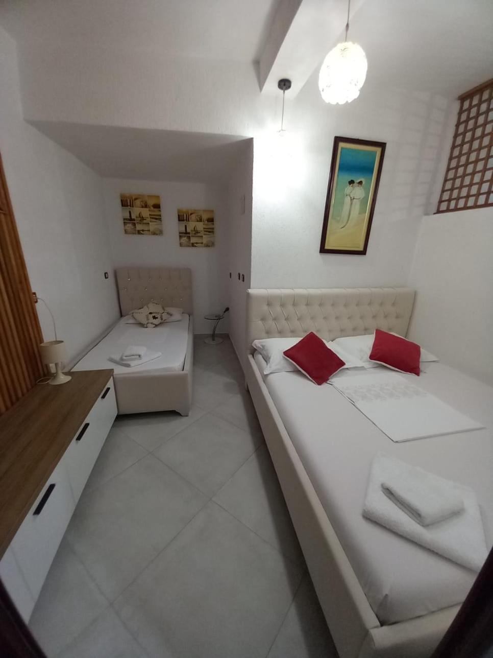 Villa Heljos Apartaments Vlorë エクステリア 写真
